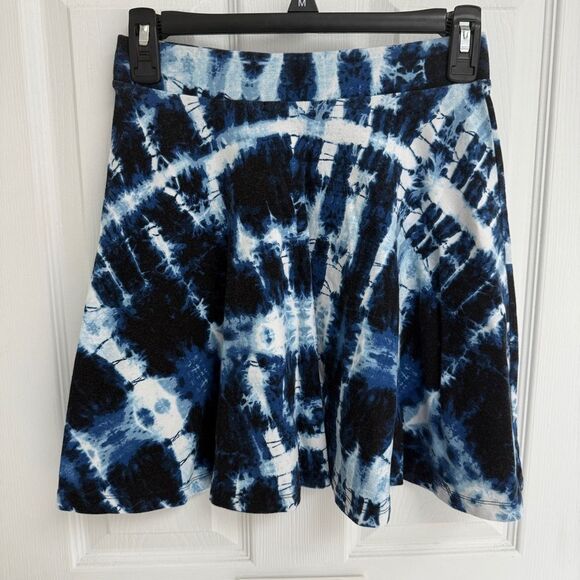Charlotte Russe Dresses & Skirts - Charlotte Russe Blue Black Tye Dye Skater Skirt Women’s Size S